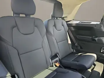 Volvo XC90 T8 Plus Dark PANO 360° HuD 7.SITZER