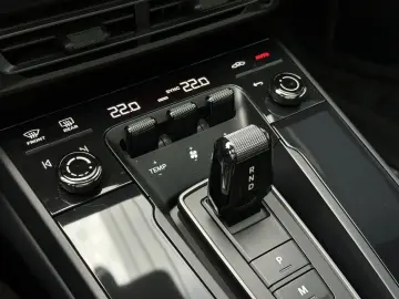 Porsche 992 911 Carrera 4 GTS BOSE