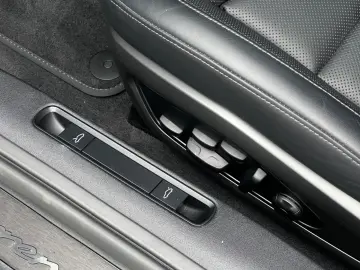 Porsche 992 911 Carrera 4 GTS BOSE