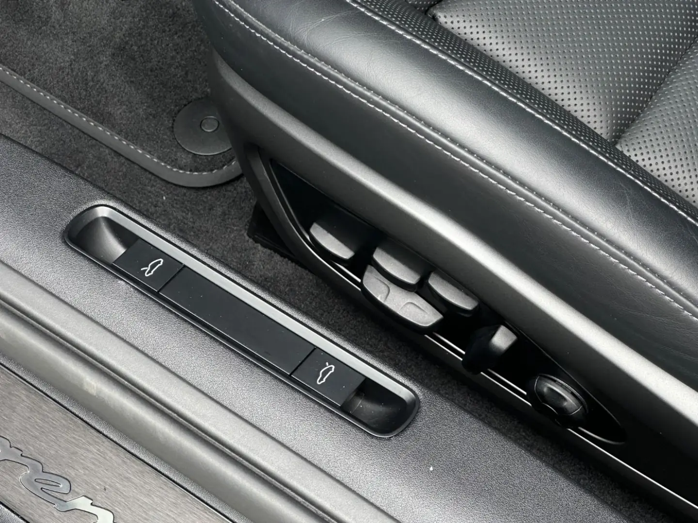 Porsche 992 911 Carrera 4 GTS BOSE
