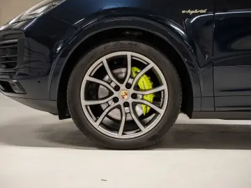 Cayenne E-Hybrid PDCC BOSE Surround View 18-Wege