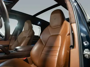 Cayenne E-Hybrid PDCC BOSE Surround View 18-Wege