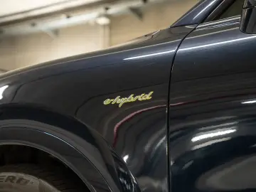 Cayenne E-Hybrid PDCC BOSE Surround View 18-Wege