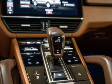 Cayenne E-Hybrid PDCC BOSE Surround View 18-Wege