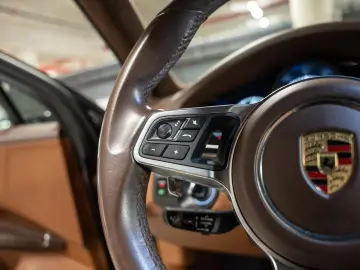 Cayenne E-Hybrid PDCC BOSE Surround View 18-Wege