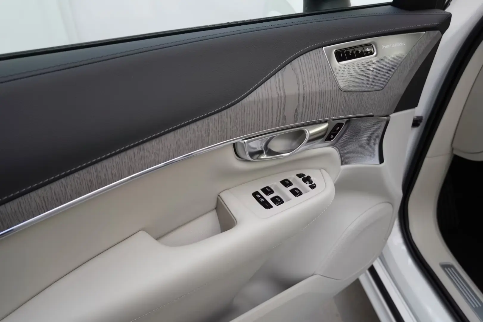 Volvo XC90 T8 Ultra Dark Recharge Plug-In