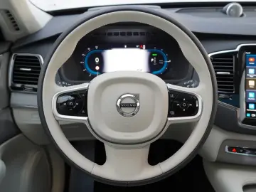 Volvo XC90 T8 Ultra Dark Recharge Plug-In
