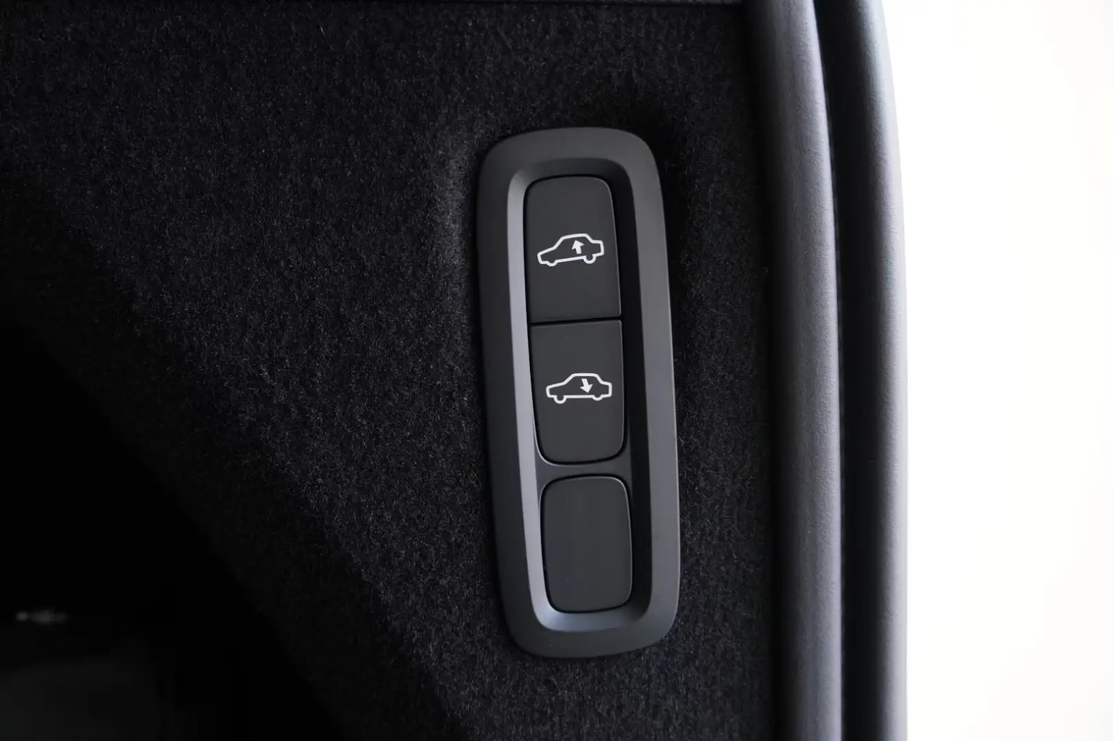 Volvo XC90 T8 Ultra Dark Recharge Plug-In