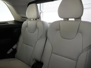 Volvo XC90 T8 Ultra Dark Recharge Plug-In