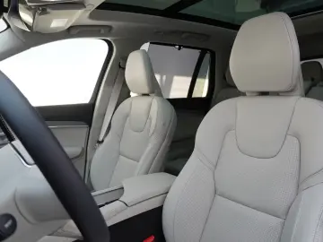 Volvo XC90 T8 Ultra Dark Recharge Plug-In