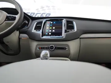 Volvo XC90 T8 Ultra Dark Recharge Plug-In