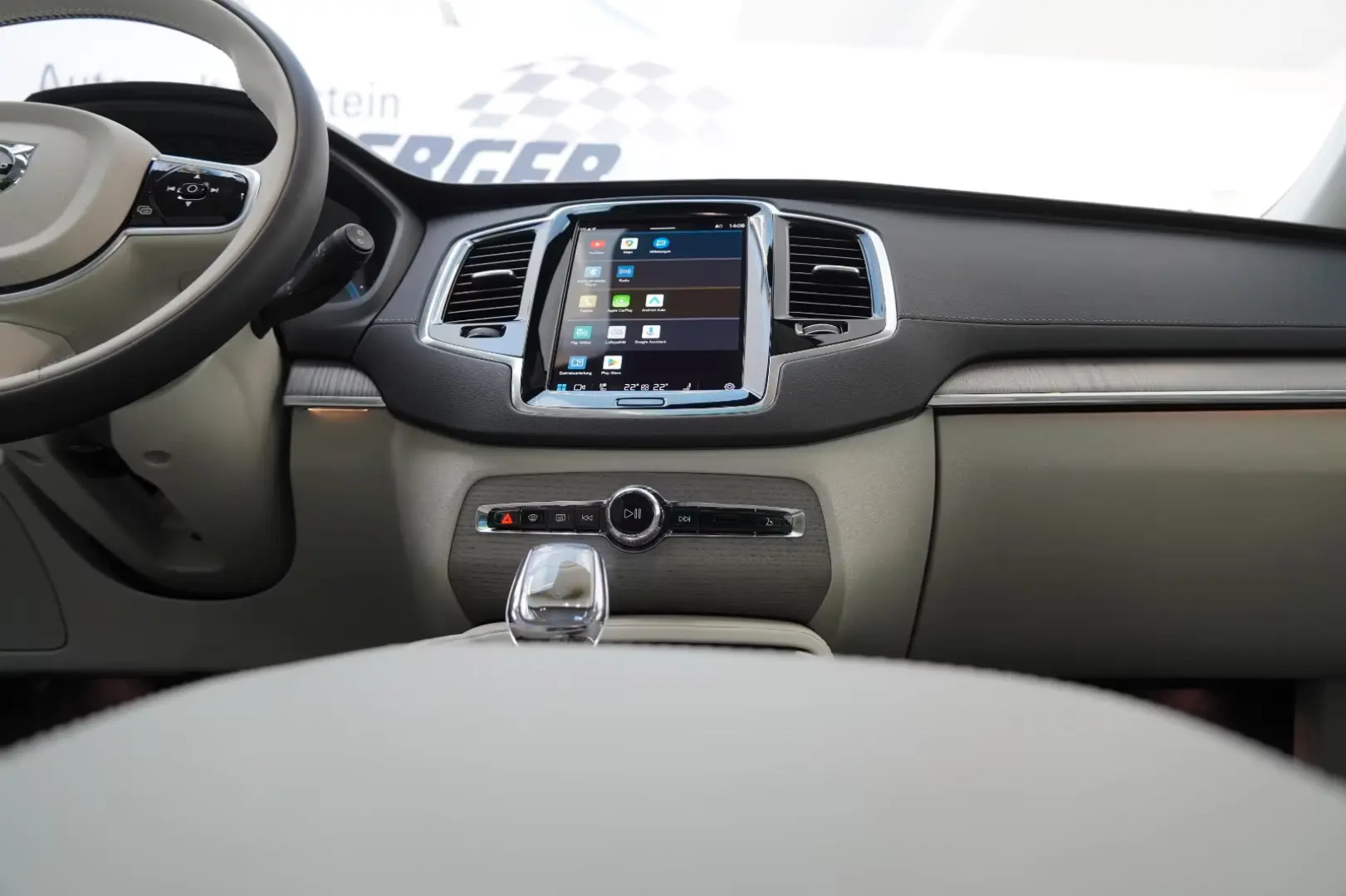 Volvo XC90 T8 Ultra Dark Recharge Plug-In