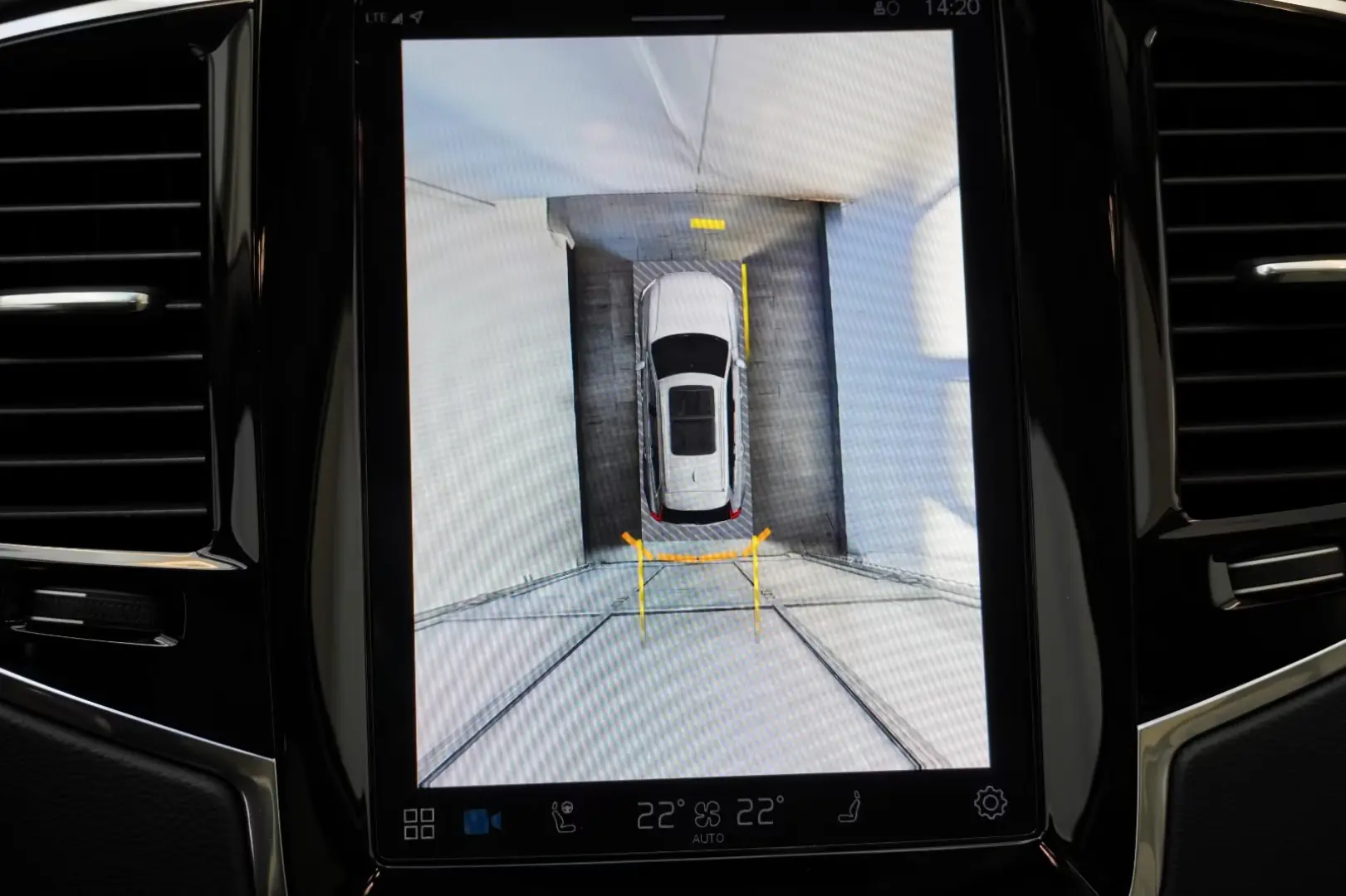Volvo XC90 T8 Ultra Dark Recharge Plug-In