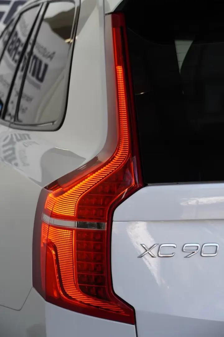 Volvo XC90 T8 Ultra Dark Recharge Plug-In