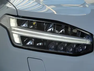 Volvo XC90 T8 Ultra Dark Recharge Plug-In