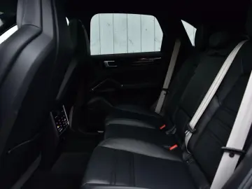 Cayenne 3.0 E-Hybrid Platinum Edition | 4-Wiel s