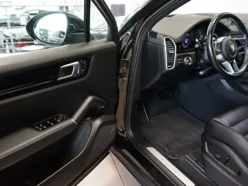 Cayenne E-Hybrid 360°+Head-Up+Luftfederung+21
