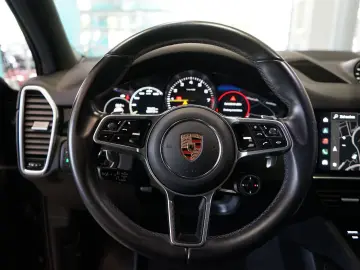 Cayenne E-Hybrid 360°+Head-Up+Luftfederung+21