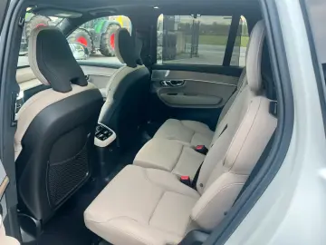 Volvo XC90 Recharge T8 AWD Ultra Dark