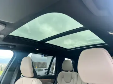 Volvo XC90 Recharge T8 AWD Ultra Dark