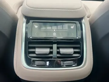 Volvo XC90 Recharge T8 AWD Ultra Dark