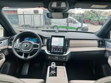 Volvo XC90 Recharge T8 AWD Ultra Dark