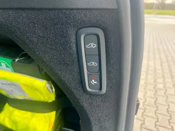 Volvo XC90 Recharge T8 AWD Ultra Dark
