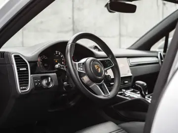 Cayenne Coupe E-Hybrid APPROVED