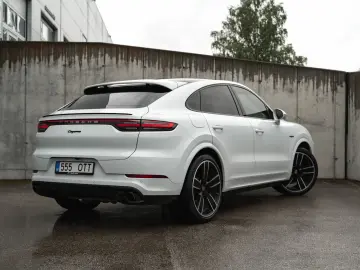 Cayenne Coupe E-Hybrid APPROVED