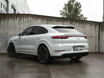 Cayenne Coupe E-Hybrid APPROVED