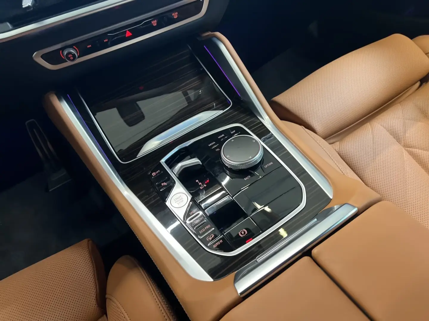 BMW X6 xDrive40i M Sport|AHK|Pano