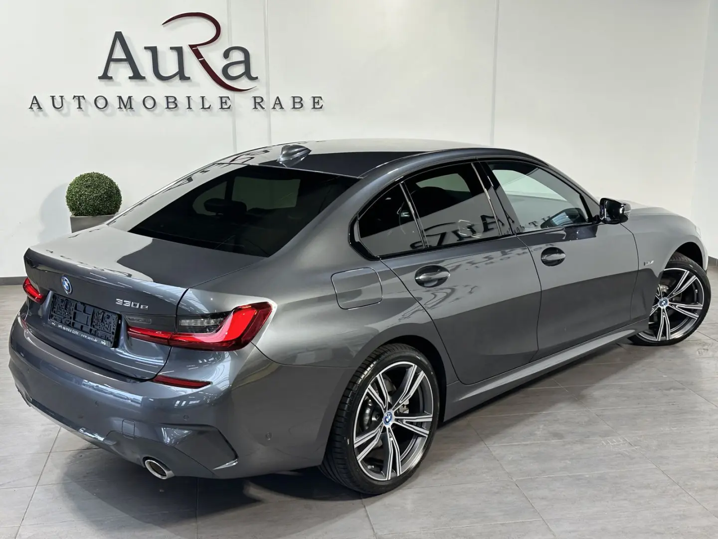 330e M-Sport NAV+LASER+ACC+HEAD-UP+KAMERA+19ZOLL