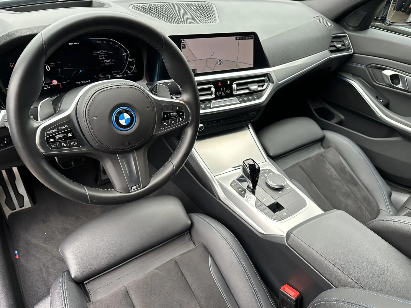 330e M-Sport NAV+LASER+ACC+HEAD-UP+KAMERA+19ZOLL