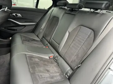 330e M-Sport NAV+LASER+ACC+HEAD-UP+KAMERA+19ZOLL