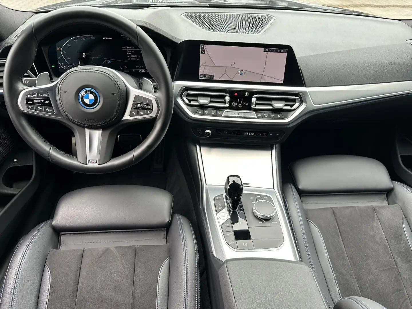 330e M-Sport NAV+LASER+ACC+HEAD-UP+KAMERA+19ZOLL