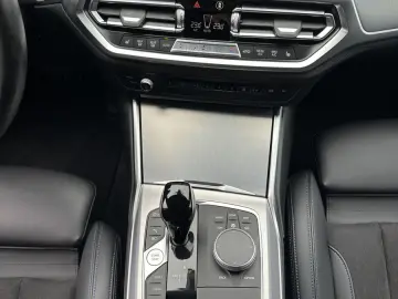 330e M-Sport NAV+LASER+ACC+HEAD-UP+KAMERA+19ZOLL