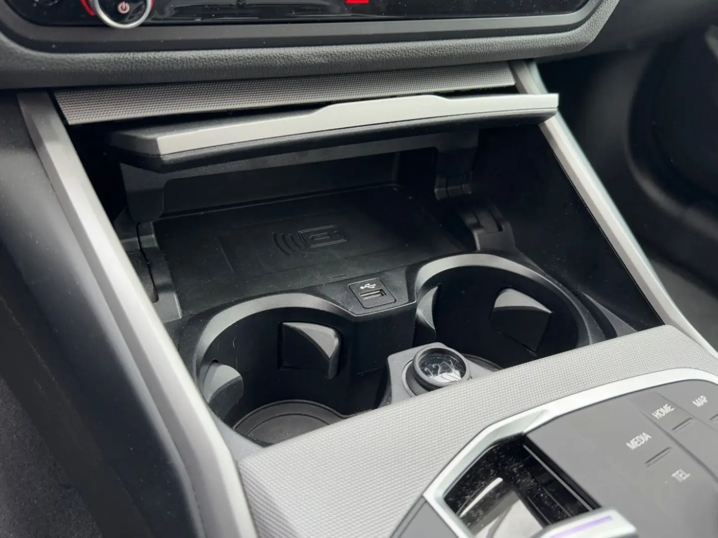320d Lim. HUD/elSitze/RFK GARANTIE bis 04/2029
