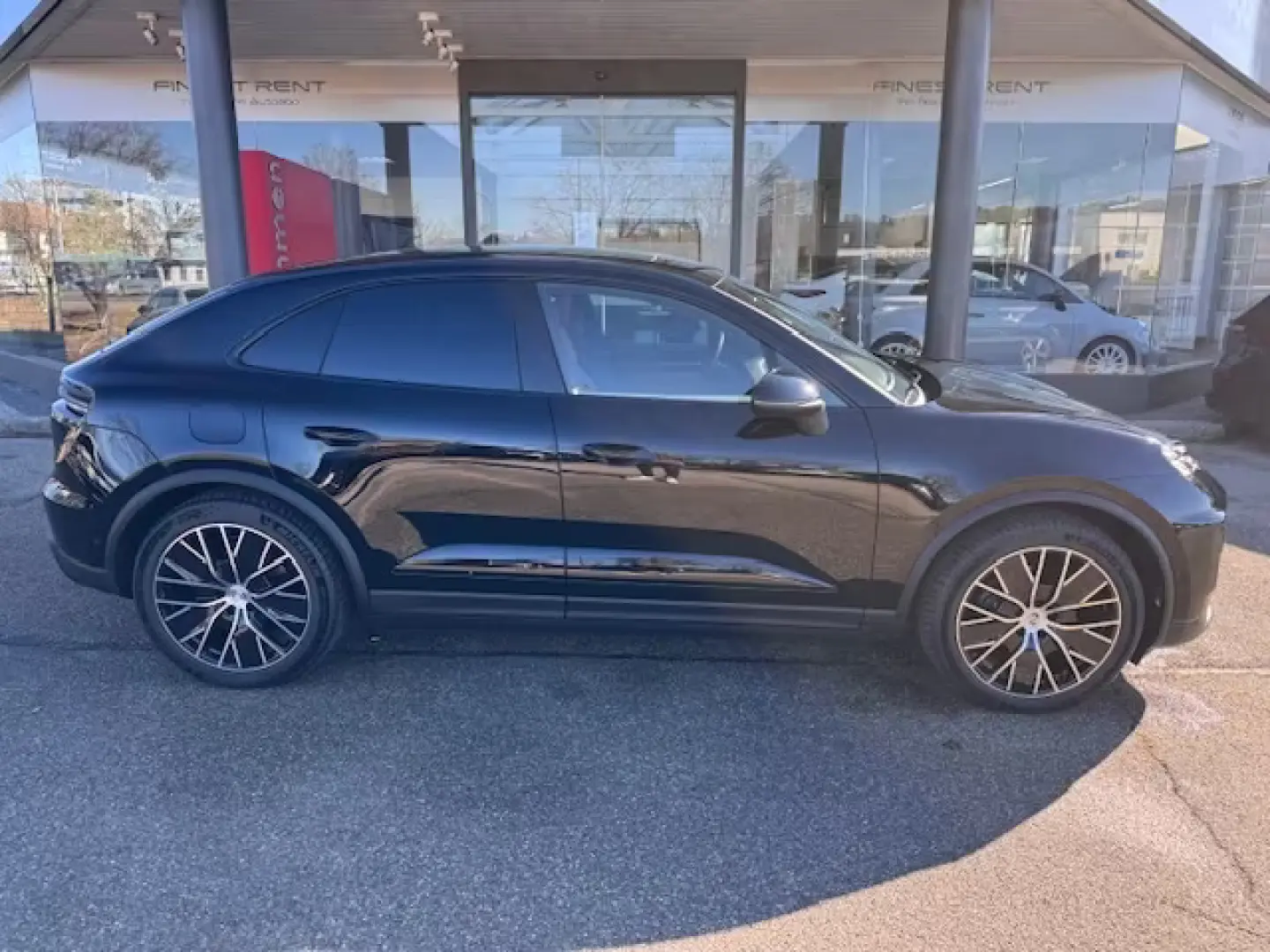 Porsche Macan 4/LEATHER RED/21
