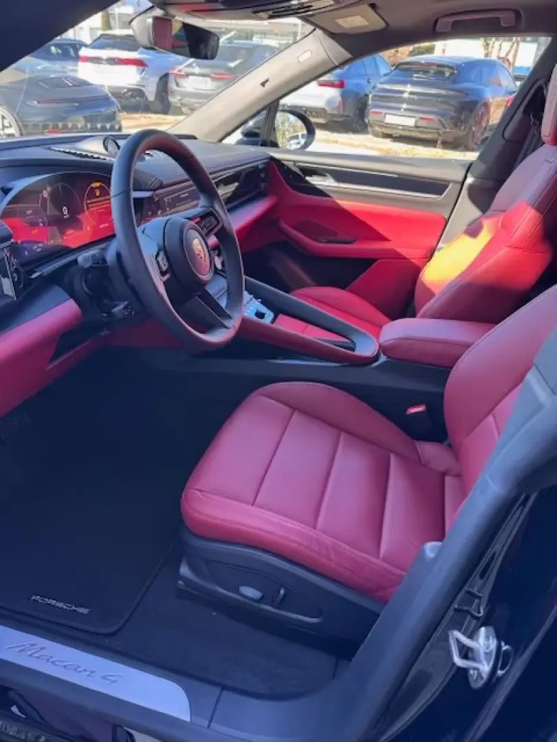 Porsche Macan 4/LEATHER RED/21