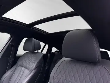 BMW X6 xDrive40i M Sport Pro|AHK|Pano|H/K