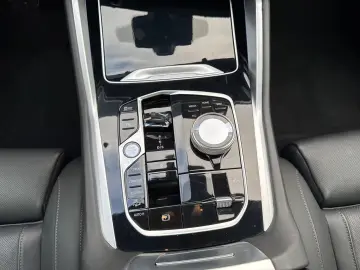 BMW X6 xDrive40i M Sport Pro|AHK|Pano|H/K