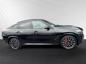 BMW X6 xDrive40i M Sport Pro|AHK|Pano|H/K