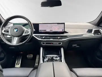 BMW X6 xDrive40i M Sport Pro|AHK|Pano|H/K