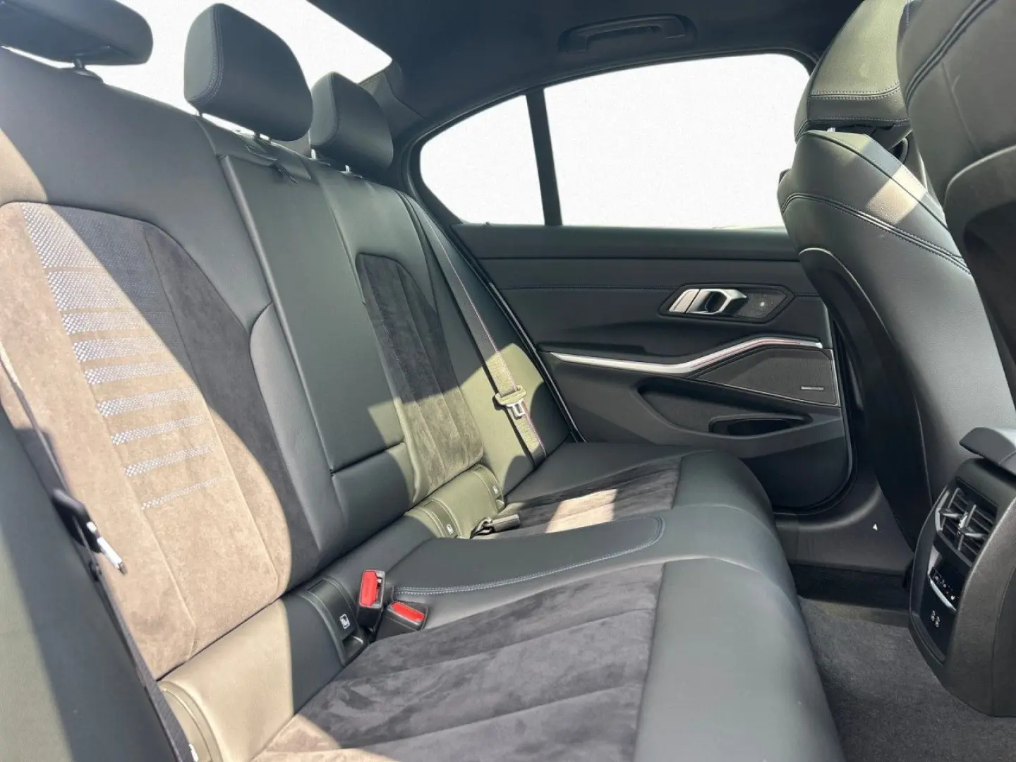 330i M SportPro ACC 360° H/K HUD GSD 19