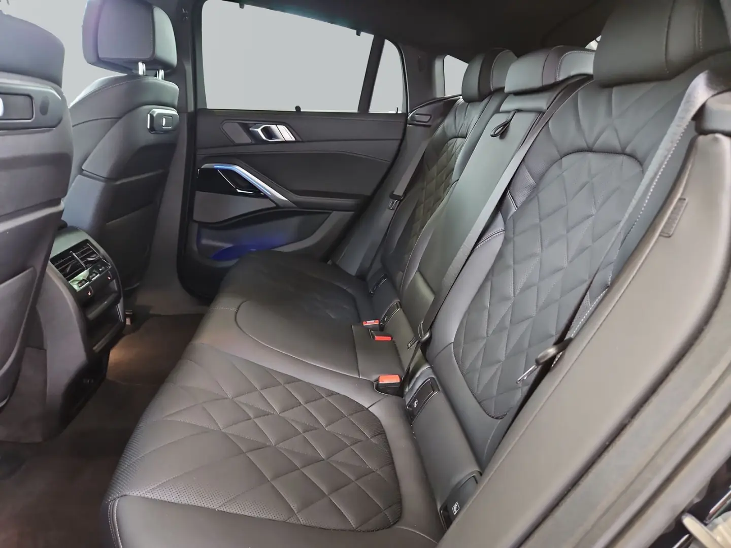 X6 xDrive40i *M Sport*AHK*Panorama*2 Achs*Driv A