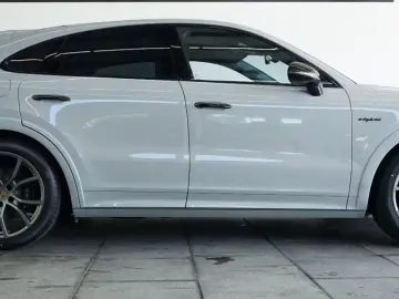 Porsche Cayenne Coupe E-Hybrid MY2021/NEW