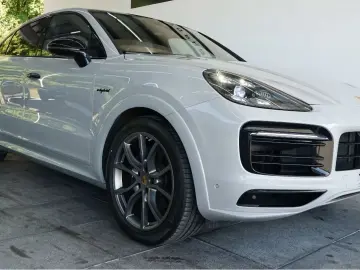 Porsche Cayenne Coupe E-Hybrid MY2021/NEW
