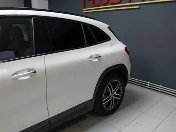 MERCEDES-BENZ GLA 250 e/ LIVRARE DIN STOC