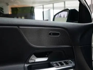 MERCEDES-BENZ GLA 250 e/ LIVRARE DIN STOC