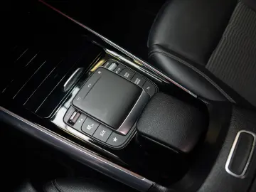 MERCEDES-BENZ GLA 250 e/ LIVRARE DIN STOC
